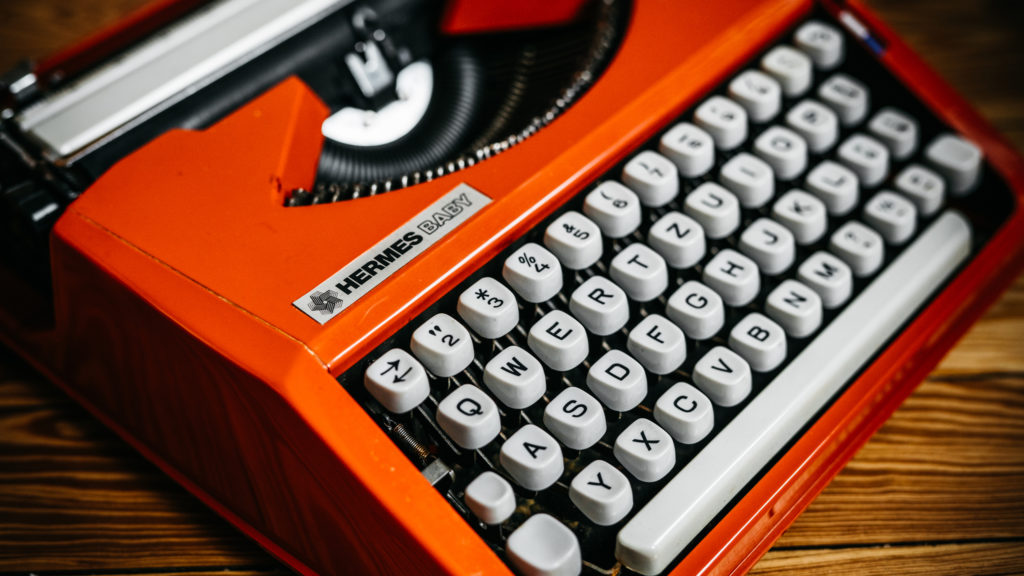 Schreibmaschine Hermes Baby